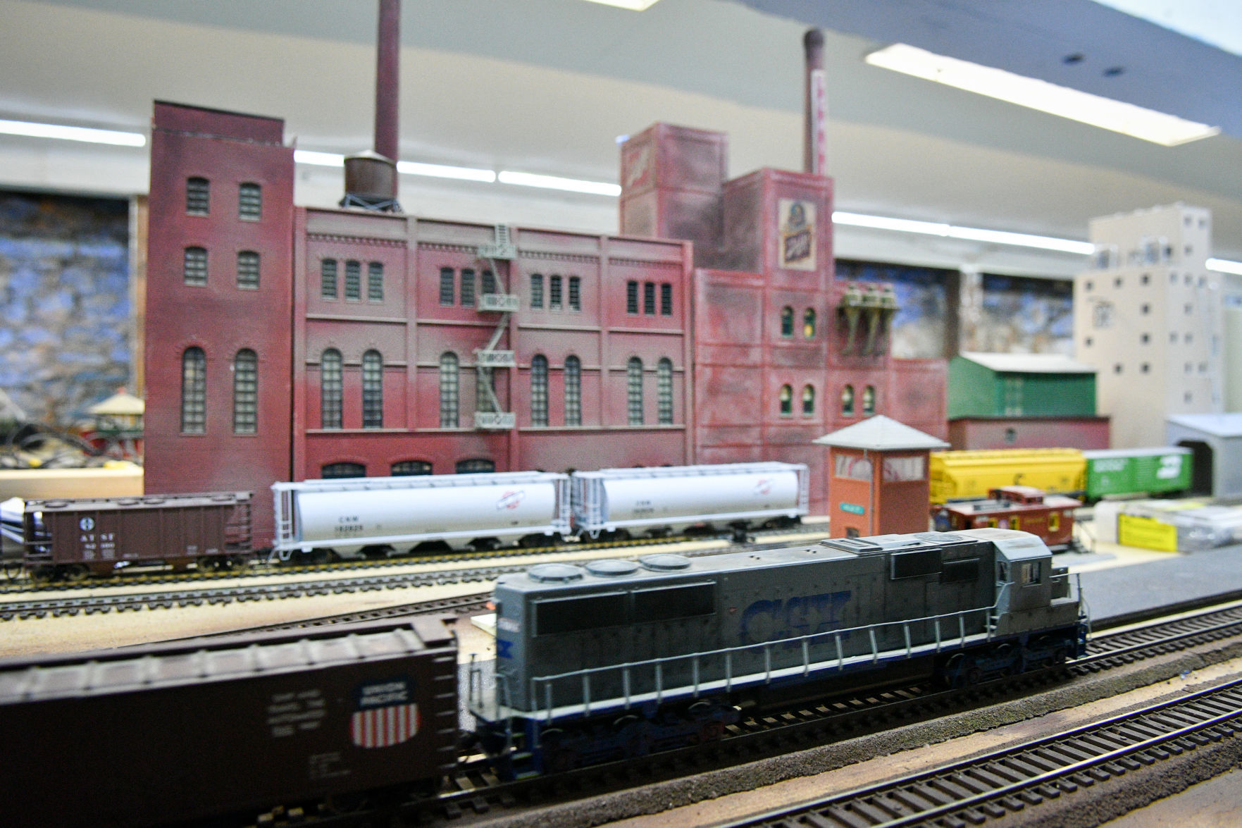 110919-mda-nws-modeltrains-008a.JPG